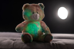 Rojko medveď dúhový plyšový 40 cm na batérie so svetlom so zvukom